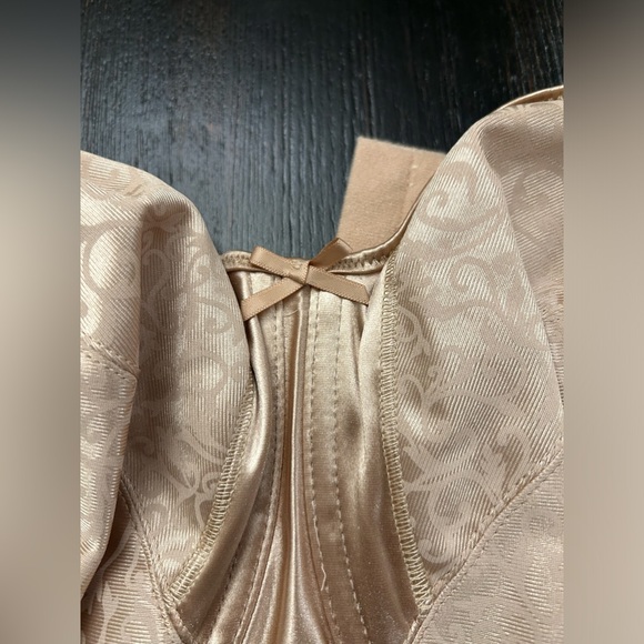 Bali Women's Satin Tracings Minimizer Bra Bustline Slimmer Underwire Bra 40DD - Picture 7 of 9